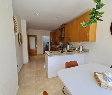 Luxury Townhouse for rent in Nueva Andalucia, Andalusia - Photo 2