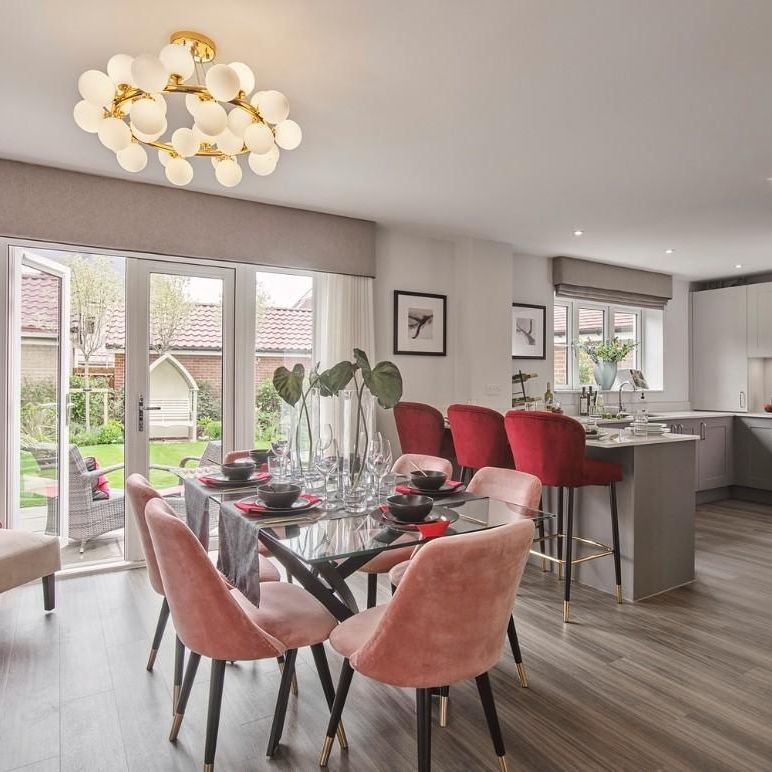 4 bedroom detached house to rent - Photo 1