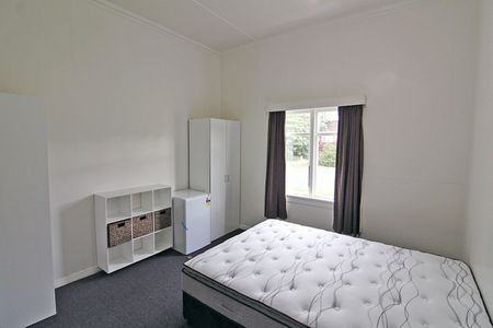 Duke Street Villa 5 bedroom or 7 bedroom - Available now! - Photo 2