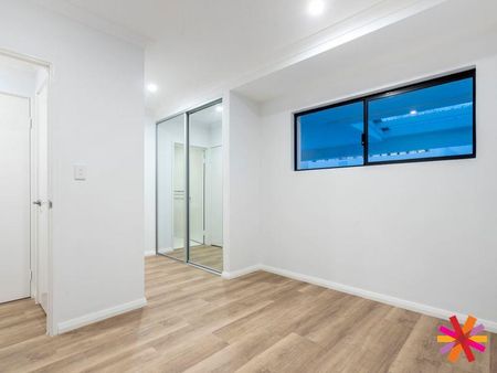 MODERN 2 BEDROOM AND 2 BATHROOM UNIT IN GREAT LOCATION - Photo 3