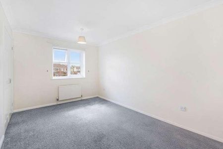 Sir Isaac Newton Drive, Boston, PE21 - Photo 2