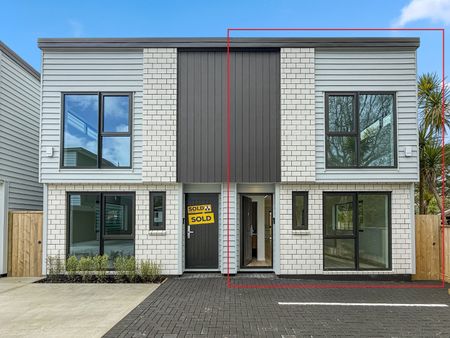 Unit 6, 26 Crompton Road, Massey, Auckland - Photo 4