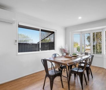 Stylish Family Haven Within Walking Distance to John Paul College - Photo 5