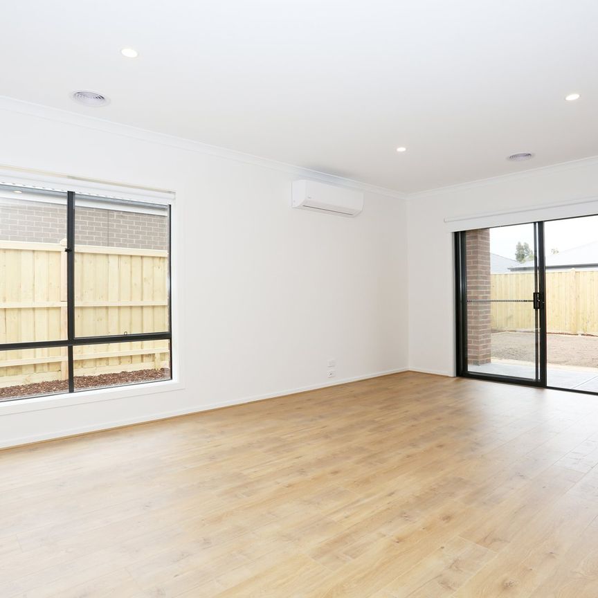 326 Mandalay Circuit, Beveridge VIC 3753 - Photo 1