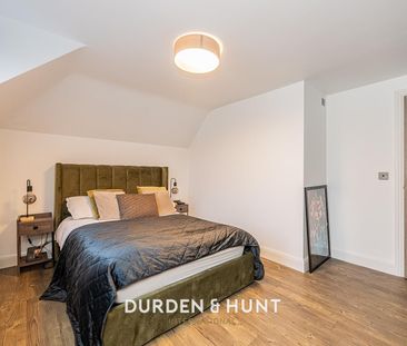 Auction Square, Market Place, Abridge - Photo 1