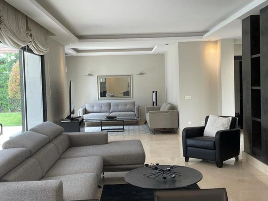 Detached Villa in The Golden Mile - Photo 1