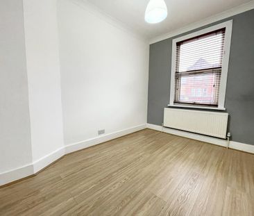 4 bedroom terraced house to rent - Photo 2