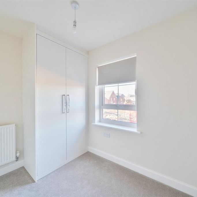 4 bedroom detached house to rent - Photo 1