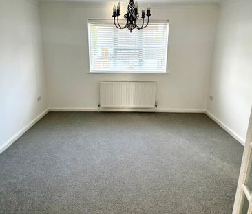 4 bedroom detached house to rent - Photo 2