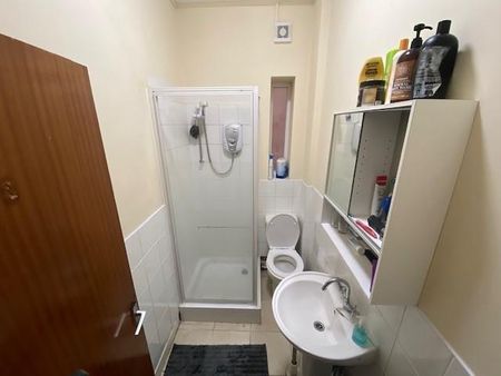 2 bedroom private hall to rent - Photo 5