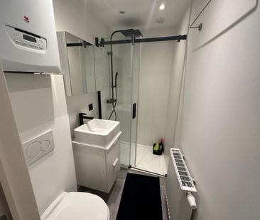Nieuw gerenoveerde studio met aparte slaapkamer. - Foto 4