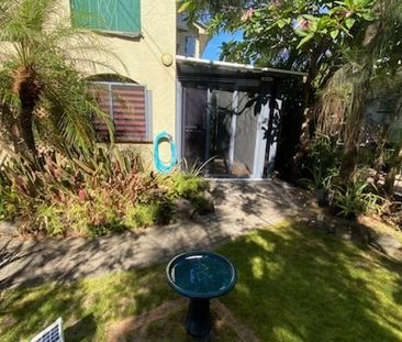 1/10 Bundah St, Camp Hill QLD 4152 - Apartment For Rent | Domain - Photo 5