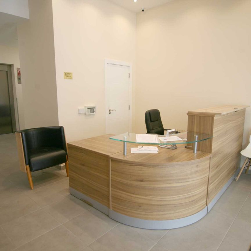 Price £1,650 pcm - Available Now - Part Furnished - Photo 1