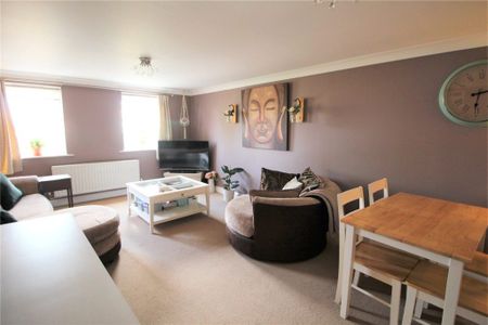 2 Bedroom Flat / Apartment - Bastins Close, Park Gate - Photo 4