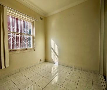 Convenient & Comfortable Unit in Prime Hurstville Location - Photo 6