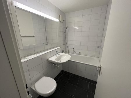 Grosszügige 5.5-Zimmer-Wohnung - zentral und ruhig gelegen - Foto 5