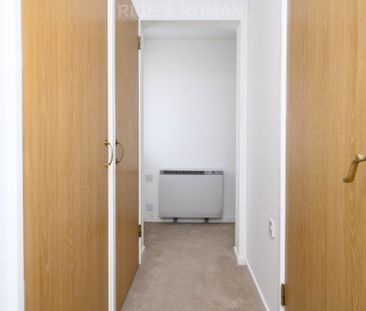 1 Bedroom Apartment, Brook Court – Cheam - Photo 6