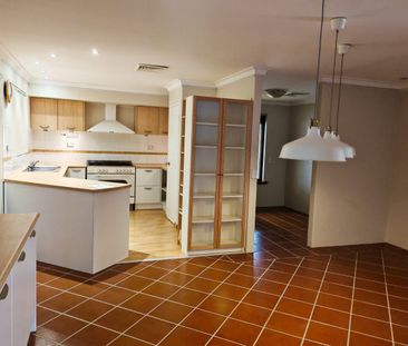 Charming Family Home in Quiet Kingsley Location - Photo 3