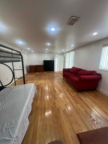 For Lease - 3715 St Clair Avenue Unit# Bsmt, Toronto, Ontario - Photo 4