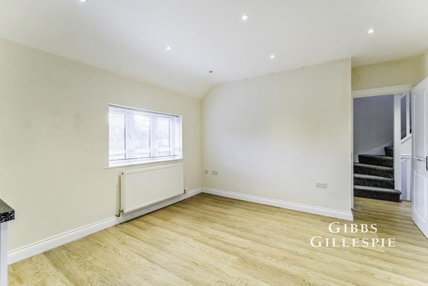 3 bedroom flat to rent - Photo 1