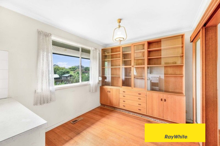 Inviting 3-bedroom home with a 8 month lease - Photo 2