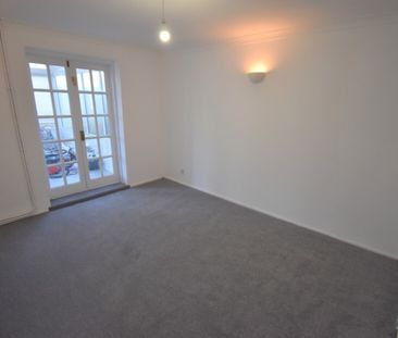 4 bedroom House - WHEATLEY CLOSE, WELWYN GARDEN CITY. - Photo 2