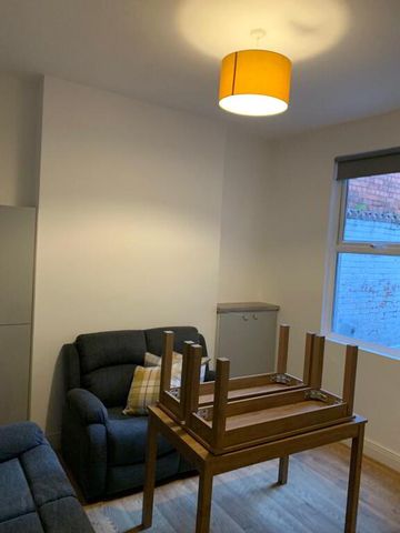 90 Wellesley Avenue, Belfast, BT9 6DH - Photo 2