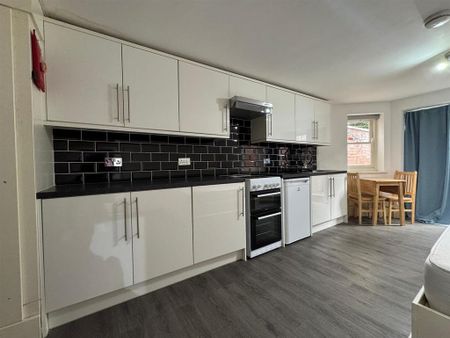 Studio to rent - Photo 4