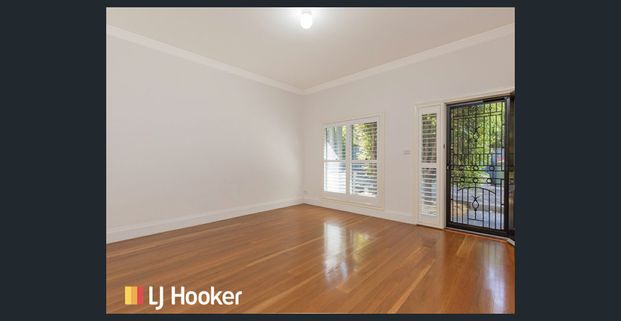 Stylish Town House Just Minutes from the CBD - Photo 1