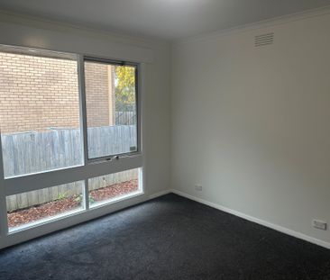 4/11 Philip Street, Manifold Heights - Photo 1