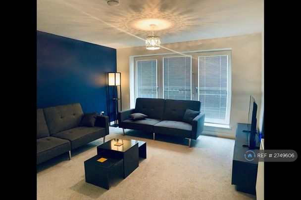 1 bedroom in a flat share to rent - Photo 1