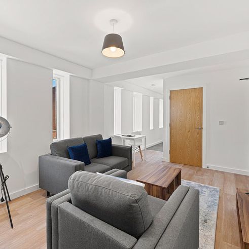 Warren Street - Photo 1