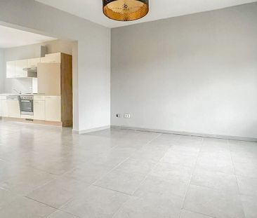 Appartement te huur in La Louvière voor € 785 met 2 slaapkamers - Photo 1