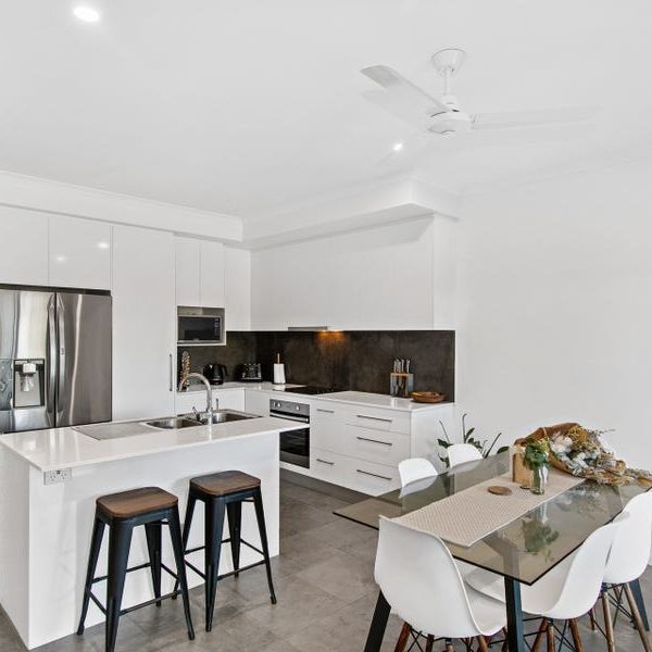 125 Riveredge Boulevard, Oonoonba QLD 4811 - House For Rent | Domain - Photo 1