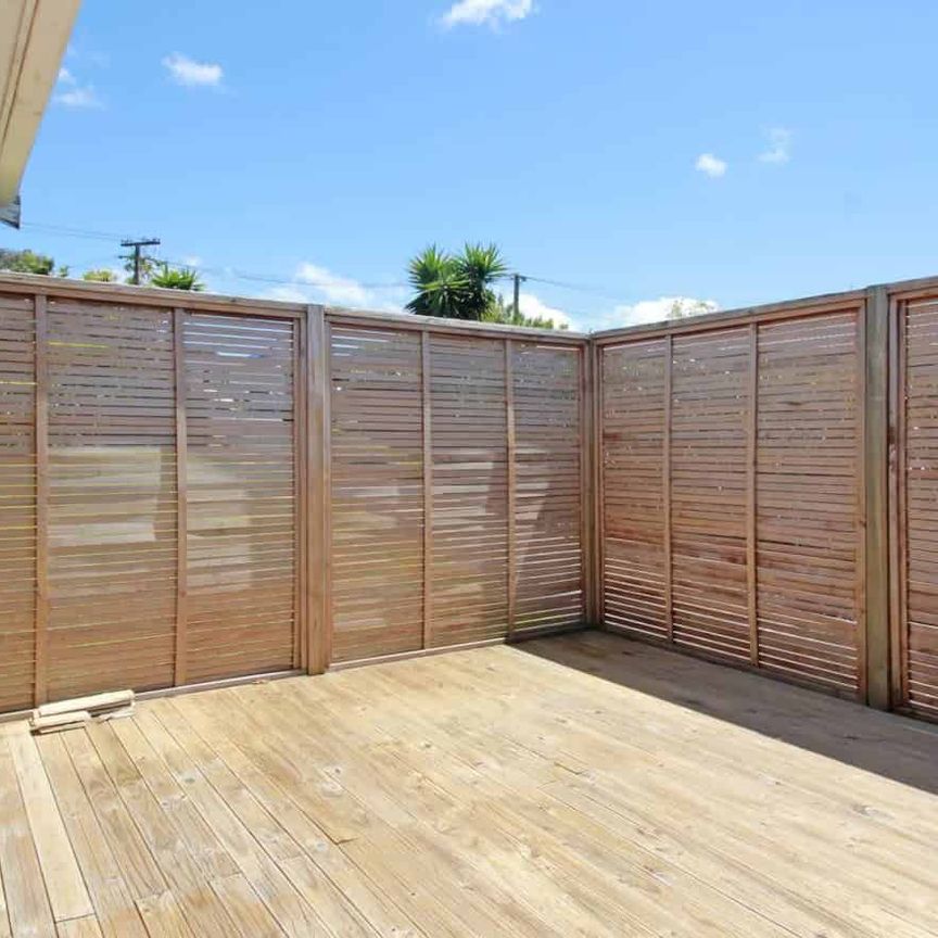 Spacious 3 Bedroom Home In Mt Wellington - Photo 1