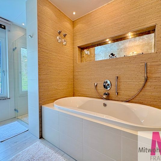 Exklusive 4-Zimmer-Wohnung mit großer Dachterrasse in begehrter Wohnlage - Photo 1