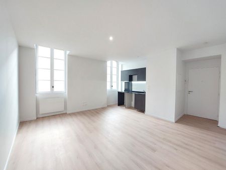 location Appartement T2 DE 40.1m² À AGEN - Photo 3
