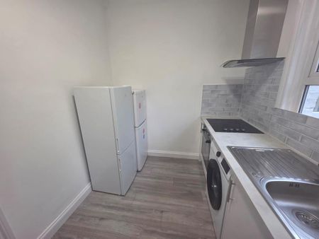 6 bedroom house of multiple occupation to rent - Photo 5