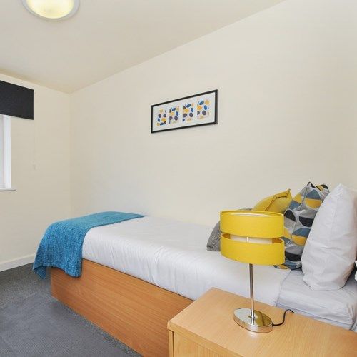 Hill House, Homerton E5 - £817.94 per month (utility bills and council tax included) - Photo 1
