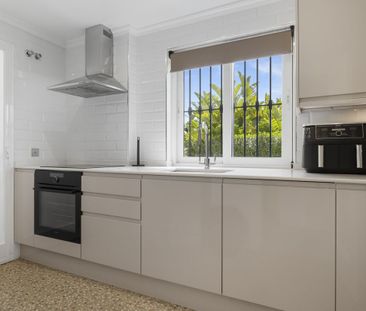 Apartment in La Quinta, Costa del Sol - Photo 3