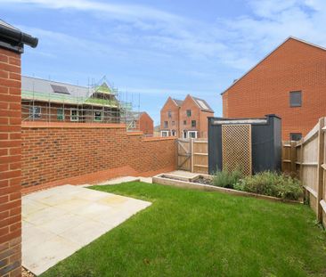 3 bedroom semi-detached house to rent - Photo 3