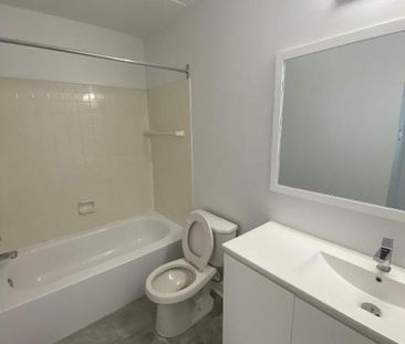 GRAND ET LUMINEUX 4.5 RÉNOVÉ DISPONIBLE 1er AVRIL 2025 - Photo 1