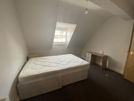 6 bedroom flat to rent - Photo 4