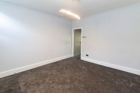 2 bedroom end of terrace house to rent - Photo 4