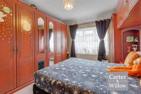 3 bedroom end of terrace house to rent - Photo 3