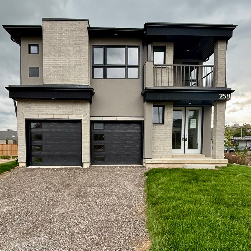 For Lease - 258 Wellandvale Drive, Welland, Ontario - Photo 1