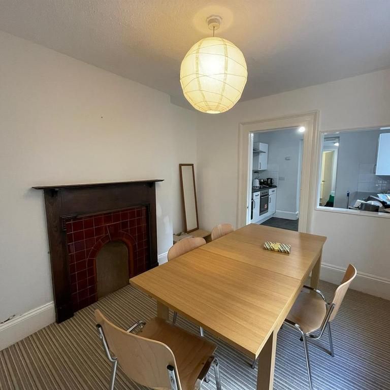 5 bedroom house to rent - Photo 1