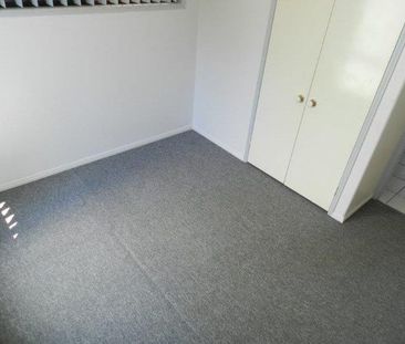 3 BEDROOM DUPLEX WITH PLENTY OF ROOM - Photo 2