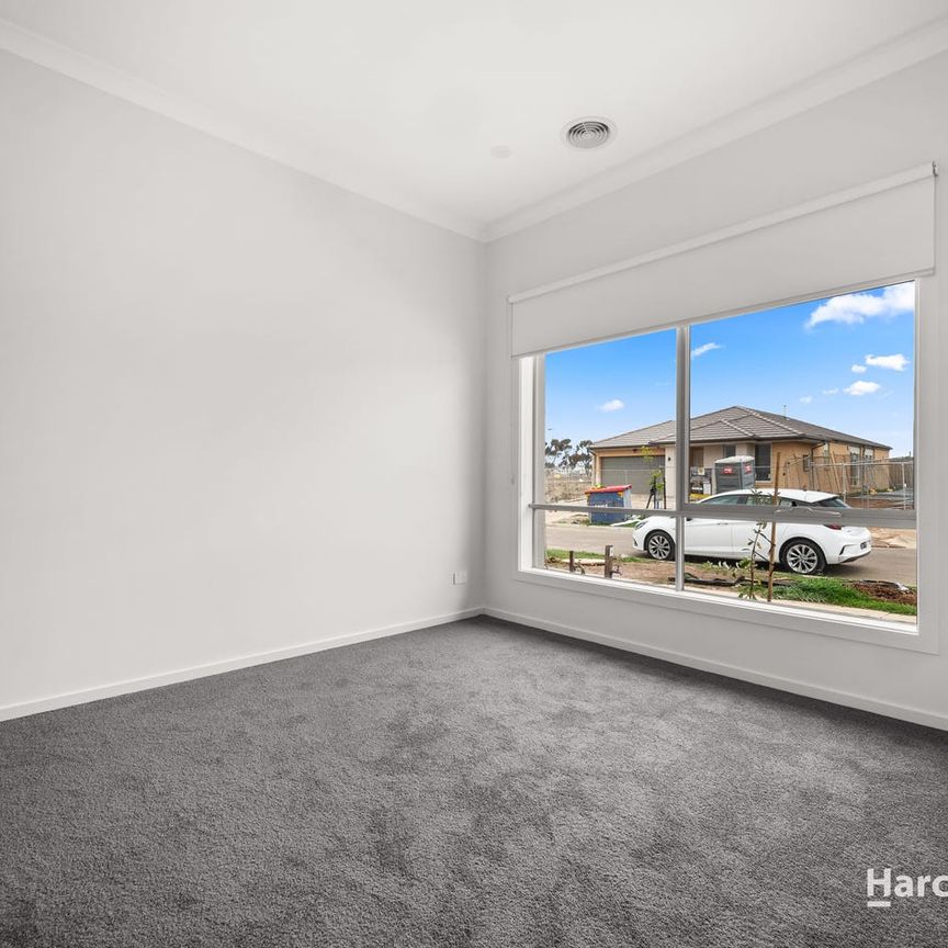 6 Fabius Way, Manor Lakes, Vic 3024 - Photo 1