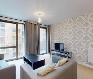 2 bedroom flat to rent - Photo 2